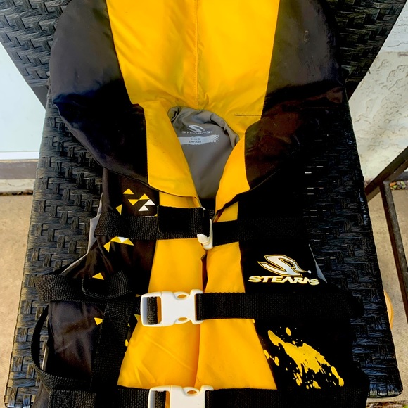 Kids Life Jacket - Picture 1 of 2